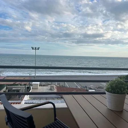Apartment Maravilloso En Primera Linea De Playa Con Vistas Al Mar En 2 D